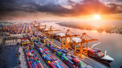 ارتفاع الإيرادات 3 أضعاف في 7 سنوات.. شراكات دولية ومشروعات عملاقة بالمنطقة الاقتصادية لقناة السويس