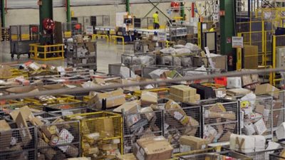 الاتحاد البريدي العالمي: تعليق إرسال شحنات بضائع للولايات المتحدة من 25 دولة