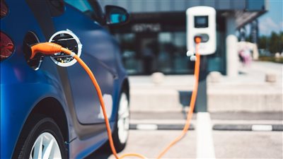 صدمة الكهرباء.. سر قرار الحكومة رفع تكلفة شحن السيارات 180%