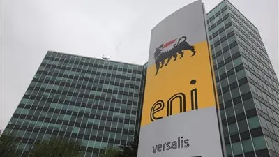 أرباح إيني تتجاوز التوقعات في الربع الرابع بدعم قفزة الإنتاج رغم ضغوط أسعار النفط