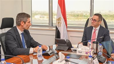 وزير الاستثمار: نهتم بتيسير كافة الإجراءات للمستثمرين ومنح الأولوية لمشروعات القيمة المضافة للاقتصاد الوطني 