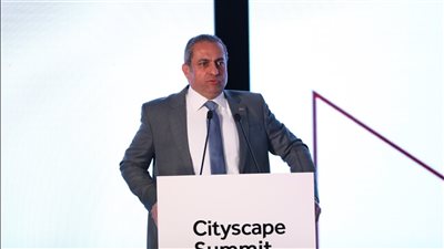 خالد عباس: مخطط استثماري متكامل لتعزيز مكانة العاصمة الإدارية كمركز اقتصادي عالمي (فيديو)