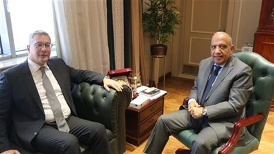 وزيرا الكهرباء والبترول يناقشان التوسع في مشروعات الطاقات المتجددة