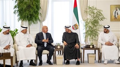 رئيس الإمارات يستقبل وزراء 