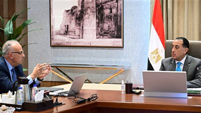 رئيس الوزراء يتابع جهود إزالة تعديات نهر النيل ضمن 