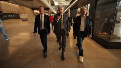 قبل أيام من الافتتاح الرسمي.. استعدادات مكثفة بالمتحف المصري الكبير 