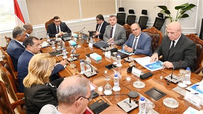 وزير الإسكان يتابع الموقف التنفيذي لمشروعات المرحلة الأولى للمبادرة الرئاسية 