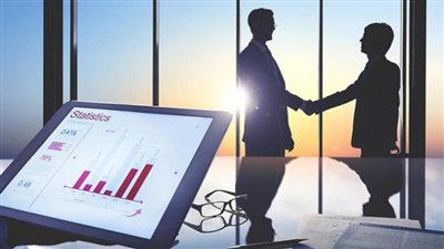 بعد 8 أشهر من الإنكماش.. القطاع الخاص المصري يكشر عن أنيابه ويعود للنمو مرة أخرى