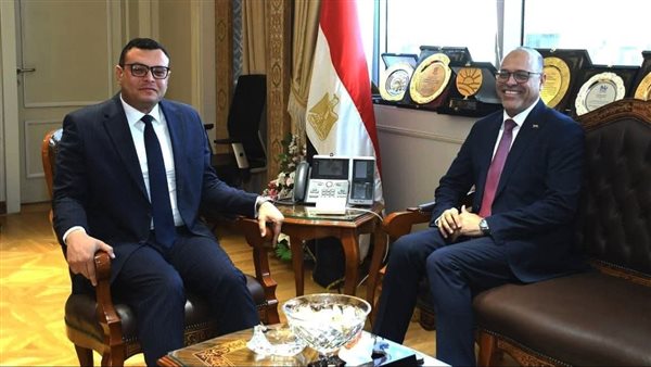 وزيرا الاسكان والعمل