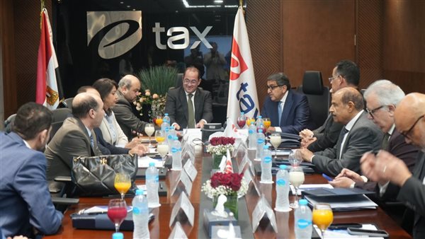 وزير المالية خلال