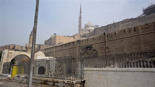 رئيس الوزراء يتفقد