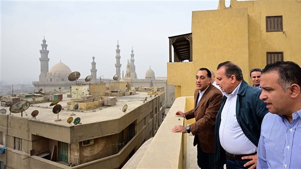 مدبولي يتفقد مشروعات