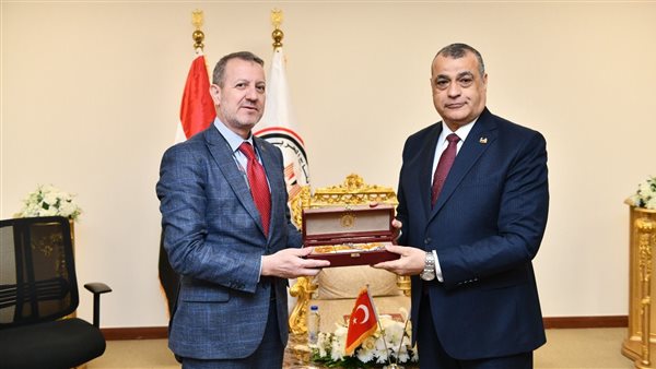 وزير الإنتاج الحربي