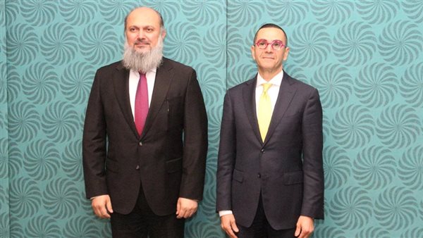 وزير الاستثمار يلتقي