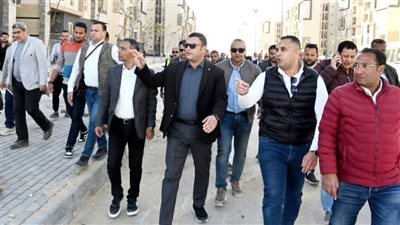 وزير الإسكان يتفقد مشروع 