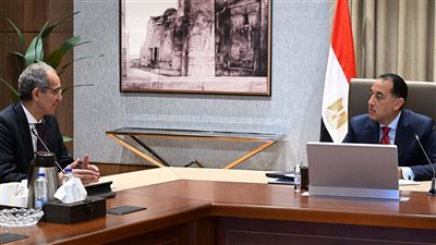 رئيس الوزراء يتابع مع وزير الاتصالات مشروعات التحول الرقمي وبناء القدرات للشباب