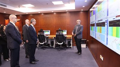 عمرو طلعت يفتتح مركز مراقبة الطيف الترددي بالجيزة لتعزيز خدمات الاتصالات