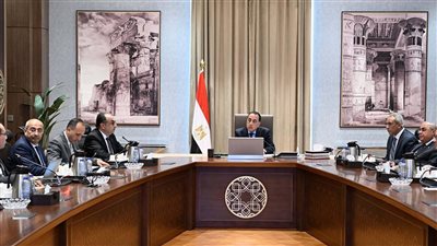 مدبولي: مشروعات الغزل والنسيج ركيزة أساسية للاقتصاد المصري 