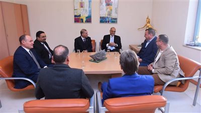 وزير العمل يفتتح ندوة توعوية لقانون العمل الجديد بجامعة هليوبوليس ويمنح عقودًا لذوي الهمم