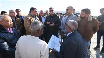 وزير الإسكان يتفقد 