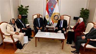 كامل الوزير يبحث مع وزراء تنزانيا تنفيذ محطة بضائع بدار السلام ومناطق لوجستية مشتركة