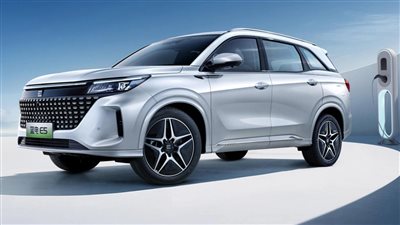 مفاجأة في سوق العربيات.. أرخص عربية 7 راكب كهرباء هتنزل مصر