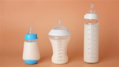 هيئة سلامة الغذاء تسحب دفعات من حليب الأطفال إنتاج نستله من الأسواق بسبب مادة بكتيرية