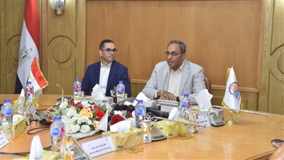 وزير الاستثمار يناقش مع محافظ قنا فرص الاستثمار بالمحافظة