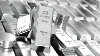 الفضة تهبط 7.3% بعد تأجيل ترمب رسوم المعادن وعمليات جني أرباح واسعة