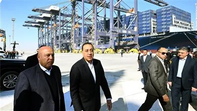 مدبولي: تطوير الموانئ يعزز الريادة المصرية كمركز دولي للتبادل التجاري والخدمات اللوجستية