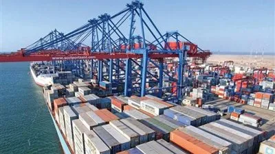 موانئ البحر الأحمر تُسجل تداول 46 ألف طن بضائع وتصدير فوسفات للهند