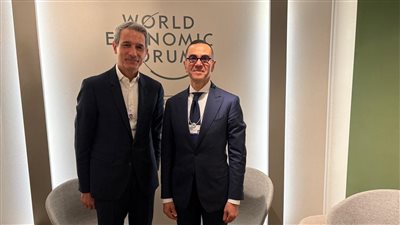 وزير الاستثمار يلتقي مسؤولي شركة سان جوبان لتعزيز الاستثمارات في مصر