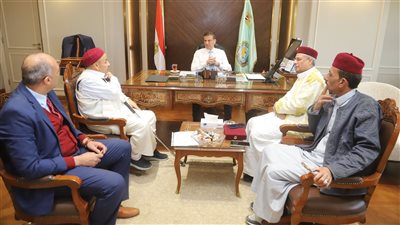 «فاروق»: إنشاء منفذ بيع حصري لمنتجات مطروح الزراعية والحرفية