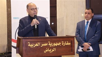 وزير العمل يجتمع بممثلي الموارد البشرية بالشركات السعودية والجالية المصرية