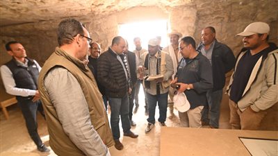 الأمين العام للمجلس الأعلى للآثار يتفقد مشروعات ترميم وتطوير المواقع الأثرية بالأقصر