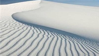 وقف تصدير الرمال البيضاء.. كيف يؤثر القرار على الاقتصاد والصناعة المحلية؟