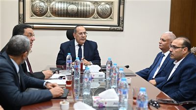 القابضة الغذائية تشدد على توفير السلع التموينية دون أي عوائق