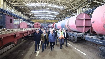 وزير النقل يتفقد ورش جبل الزيتون بالإسكندرية.. ويؤكد: نقل البضائع بالقطارات أولوية 