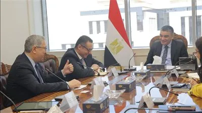 مصر تسعى لتعزيز الأمن الدوائي عبر شراكات استراتيجية مع الشركات العالمية