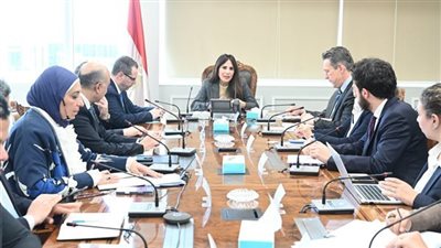 وزيرة الإسكان تبحث مع البنك الأوروبي تعزيز مشروعات المدن الخضراء وتقليل فاقد المياه