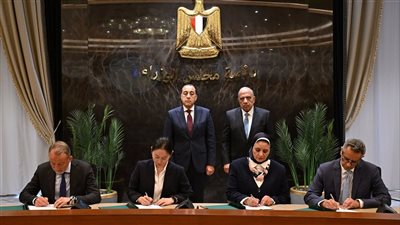 مدبولي يشهد توقيع اتفاقيات للطاقة المتجددة وتخزين الكهرباء بقدرات 5620 ميجاوات