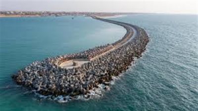 الحكومة توافق على قرار جمهوري لإعادة تخصيص أراضٍ لتطوير ميناء العريش