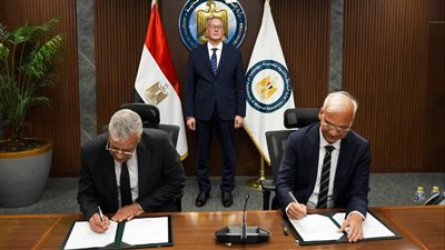 وزير البترول يشهد توقيع عقد توريد الفوسفات لمجمع الأسمدة الجديد بالسخنة