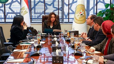 «التنمية المحلية» تبحث مع اتحاد البنوك دعم خطط الاستدامة ورؤية 2030