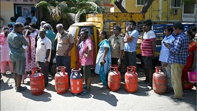 الحرائق تطارد فقراء الهند.. غياب الغاز يُشعل بدائل الموت في المطاعم الشعبية