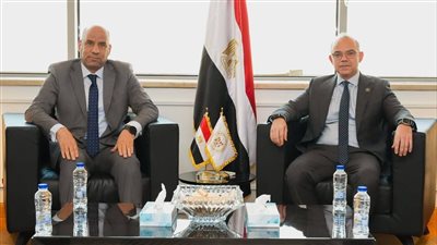 وحدة مشتركة بين الاستثمار والعمل لحل مشكلات كبار المستثمرين وتوفير بيئة أعمال تنافسية