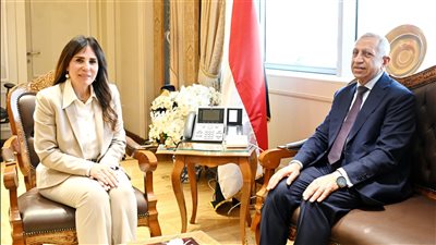 وزيرة الإسكان تبحث تعزيز التعاون مع الأكاديمية العربية