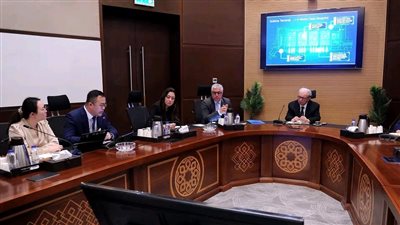 نائب رئيس الوزراء يبحث مع شركات صينية فرص استثمارية بمليارات الدولارات