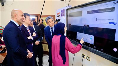 جولة تفقدية لـ وزير التعليم والوفد الياباني لمتابعة ابتكارات طالبات مدرسة الأورمان