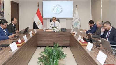 رئيس هيئة الرعاية الصحية يوجه بتطبيق نظم ذكية لإدارة الإمداد وربط الأجور بالإنتاجية